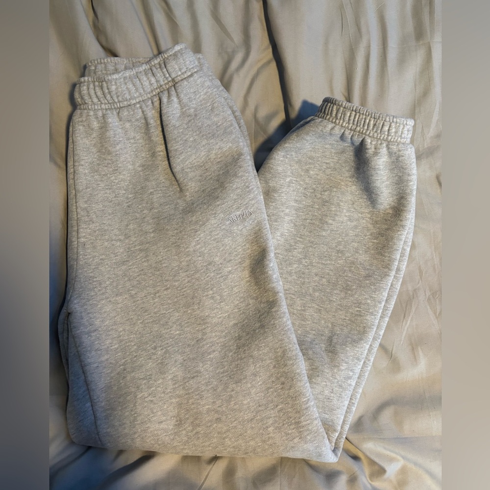Aritzia sweatpants